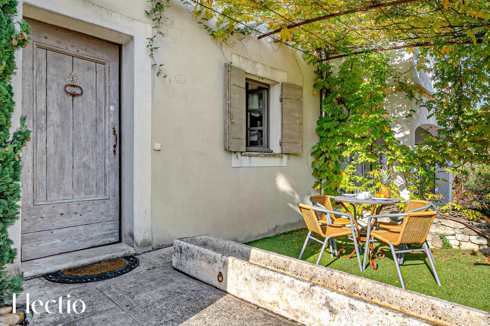 Residence Les Petitons Оппед Экстерьер фото