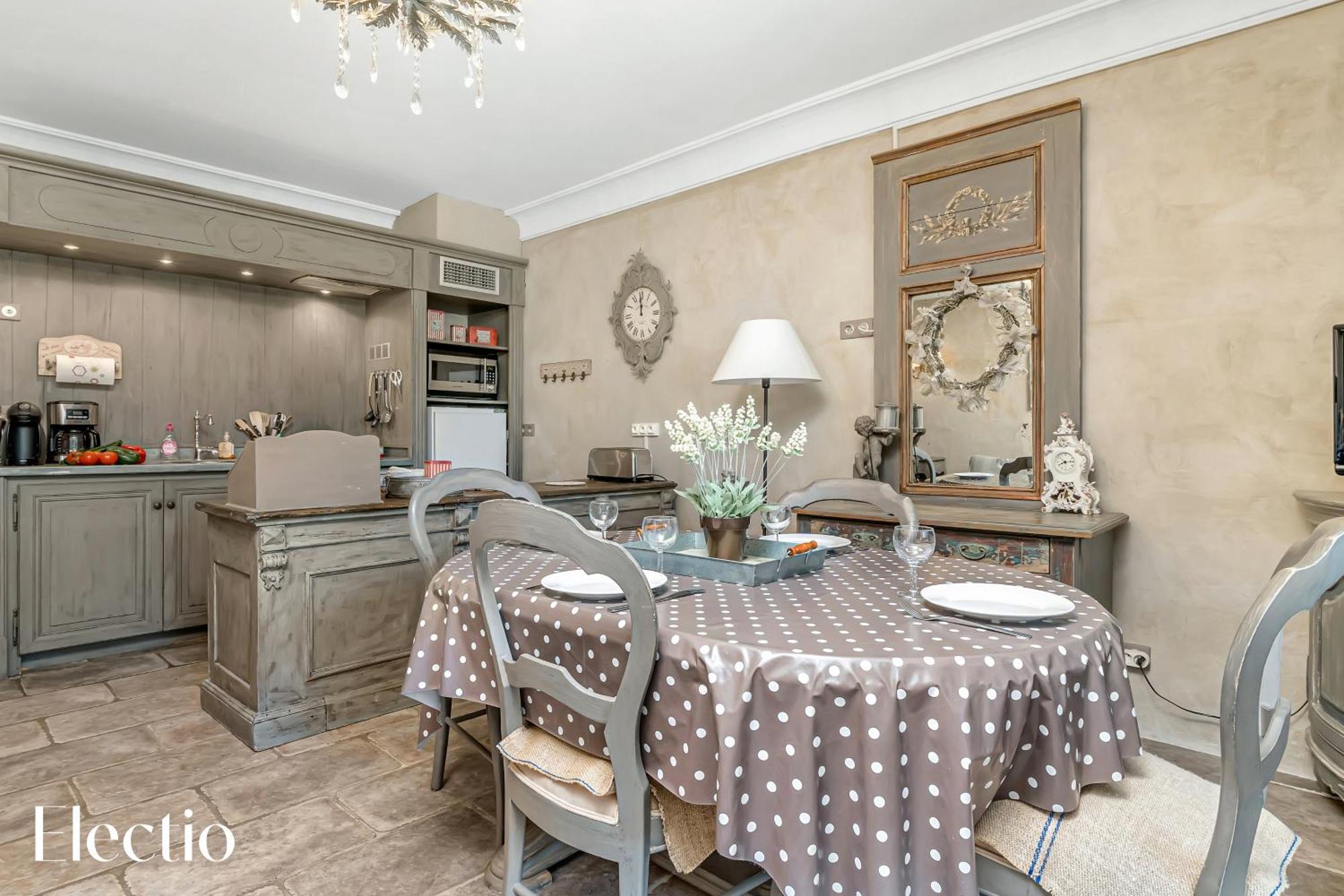 Residence Les Petitons Оппед Экстерьер фото